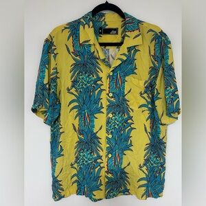 Lost Enterprises Men’s Yellow/Blue Pineapple Short Sleeve Button Shirt Medium